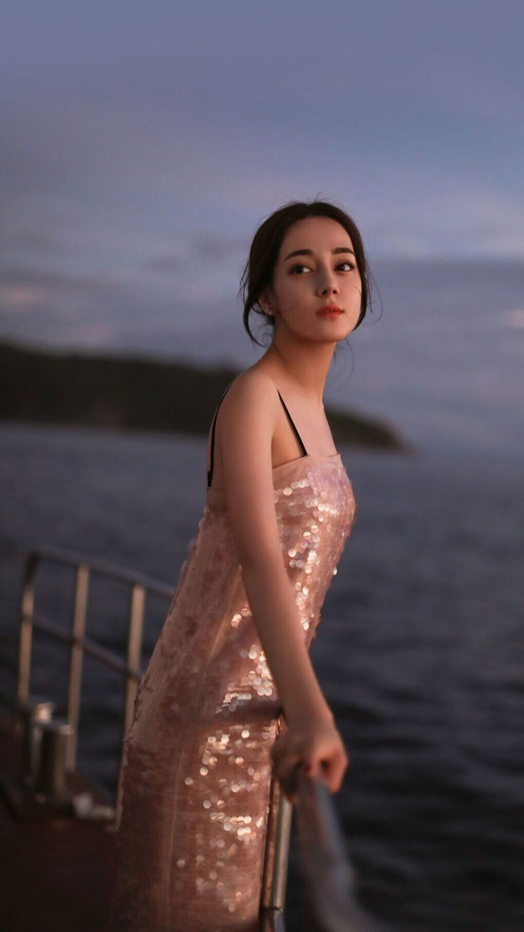 命运的交叉线,布克准绝杀背后,深圳与黄蜂的生存博弈