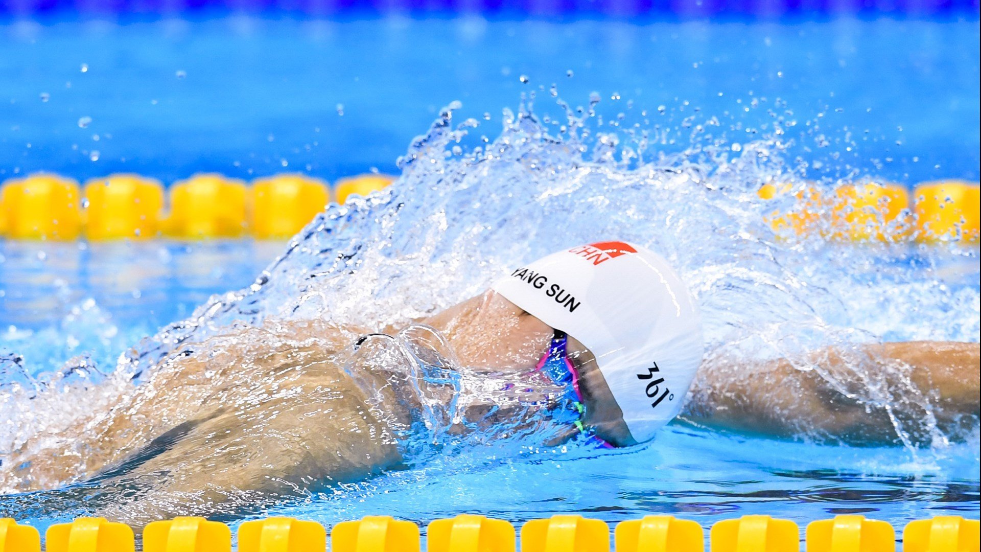 欧冠半决赛焦点战，马赛连击制胜，全面压制波兰劲旅